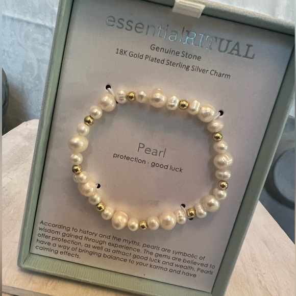 Essential Ritual Pearl Bracelet - Picture 2 of 3